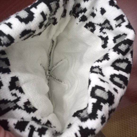 Vans Black and White Leopard Print Beanie - Picture 2 of 2